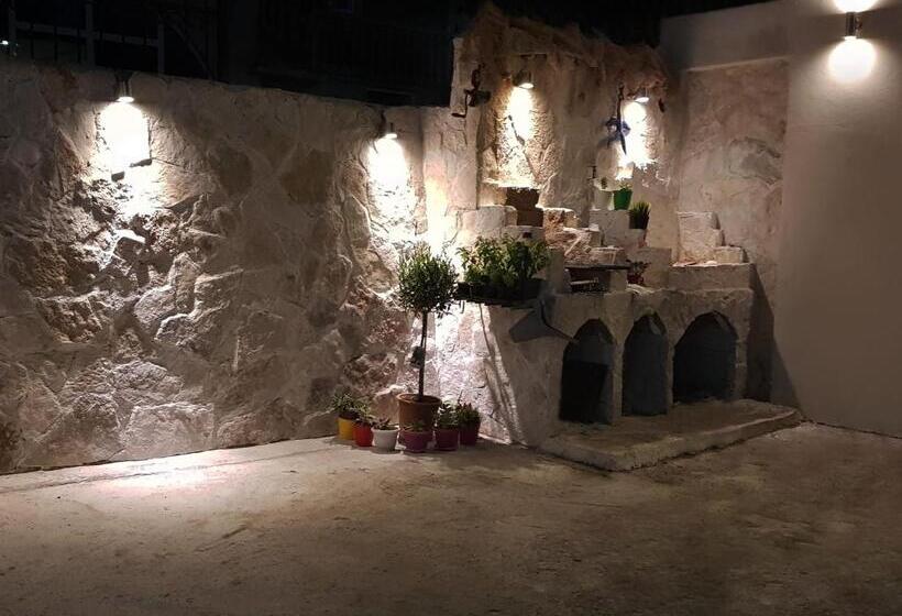 استودیو استاندارد با چشم‌انداز باغ, In Villa Guesthouse