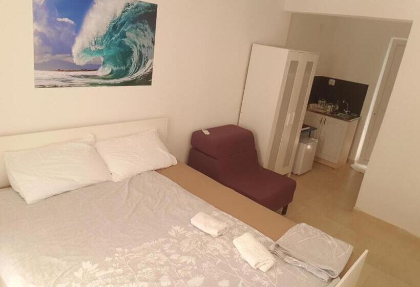 استودیو استاندارد با چشم‌انداز باغ, In Villa Guesthouse
