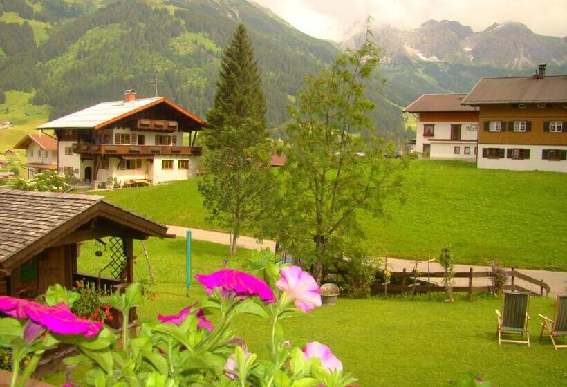 سوییت با چشم‌انداز کوه, Gästehaus Fritz
