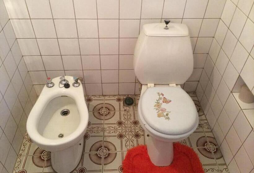 اتاق اکونومی, Guest House Deda Lali
