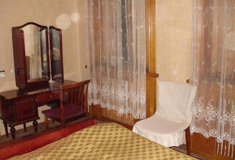 اتاق اکونومی, Guest House Deda Lali