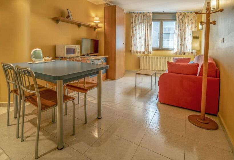 استودیوی استاندارد, Apartaments Del Meligar