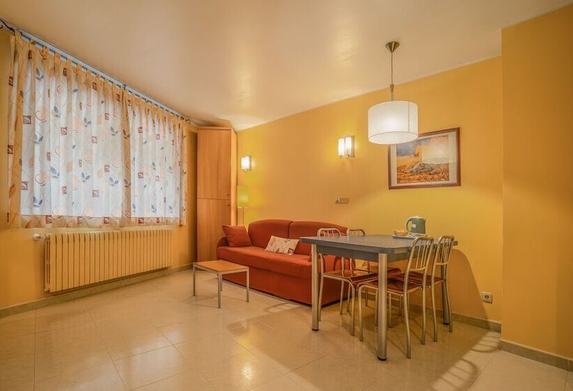 استودیوی استاندارد, Apartaments Del Meligar