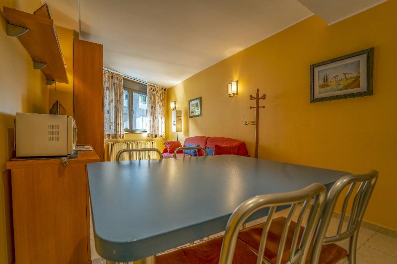 Standard Studio, Apartaments Del Meligar