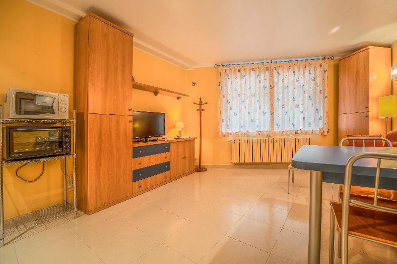 Standard Studio, Apartaments Del Meligar