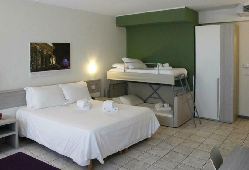اتاق استاندارد چهار تخته, Best Quality Hotel Politecnico