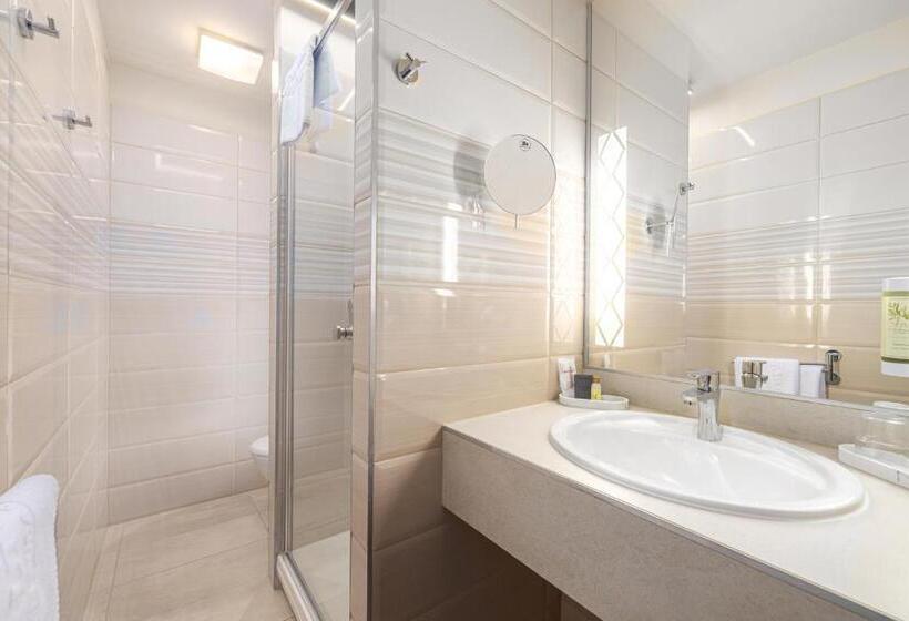 이코노미 싱글 룸, Carlton Hotel Buda Castle
