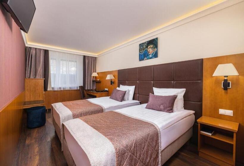 스탠다드 룸, Carlton Hotel Buda Castle