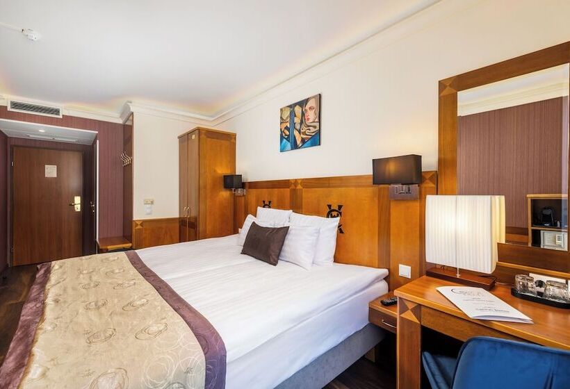 스탠다드 발코니 룸, Carlton Hotel Buda Castle