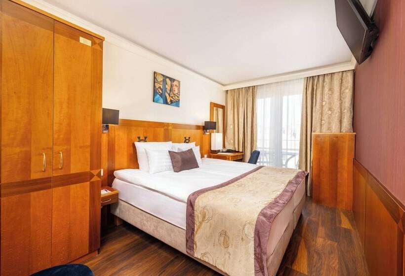 스탠다드 발코니 룸, Carlton Hotel Buda Castle