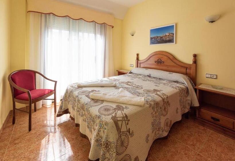 اتاق اکونومی, Hostal O Camouco