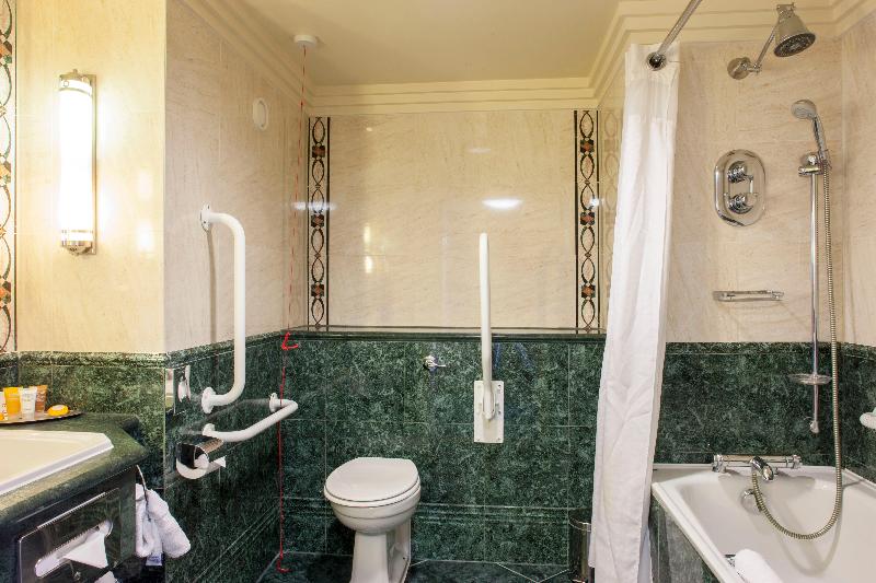 اتاق استاندارد برای معلولان, Crowne Plaza Liverpool   John Lennon Airport, An Ihg