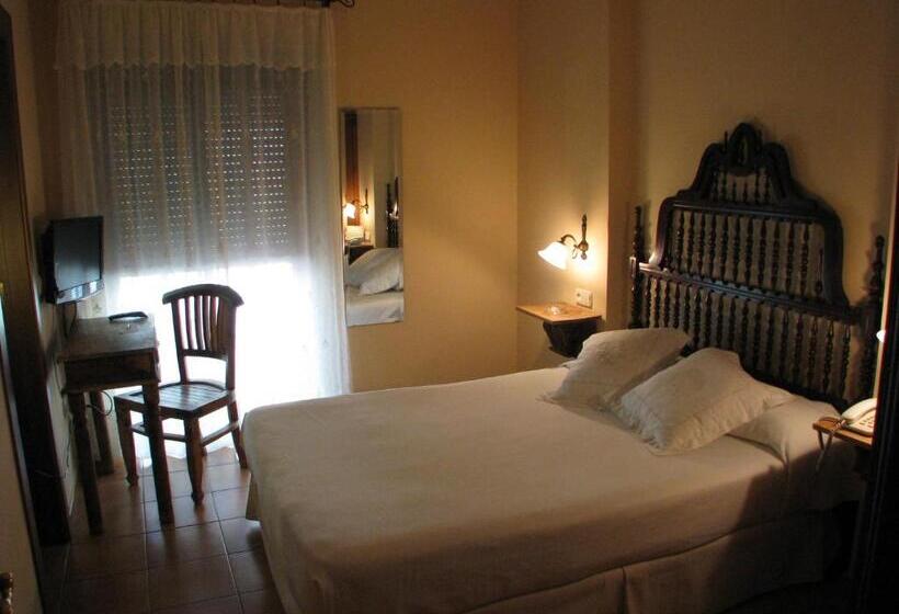 Superior Single Room, Don Carlos Cáceres