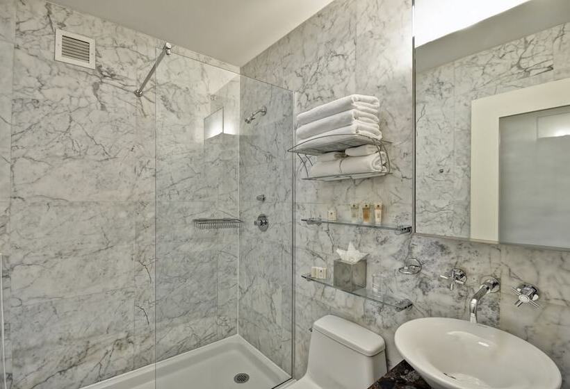 اتاق اجرایی, Dylan Hotel Nyc
