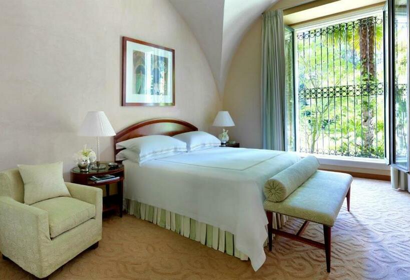 Suite King Bed, Four Seasons  Milano