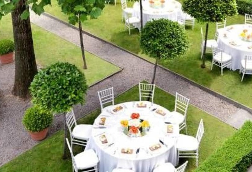 سوئیت جونیور با چشمانداز باغ, Four Seasons Hotel Milano