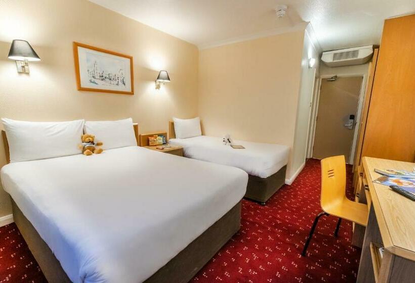 Quarto Familiar, Ibis London Earls Court