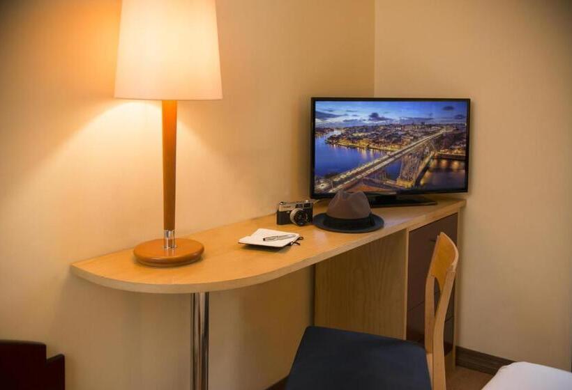 Chambre Economy Individuelle, Internacional Porto