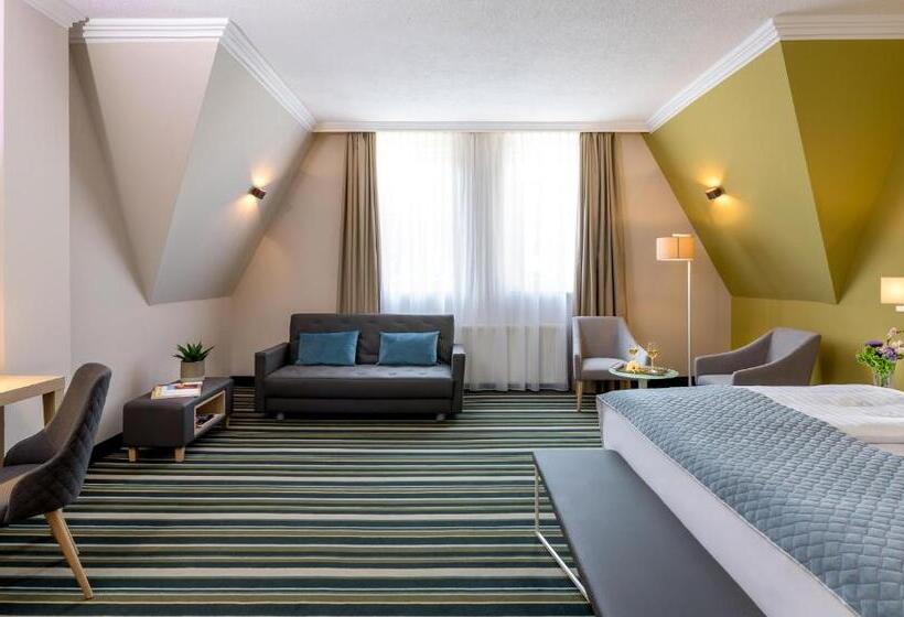 Superior Triple Room, Leonardo  Budapest