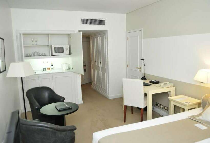 Standard Studio, Loi Suites Recoleta