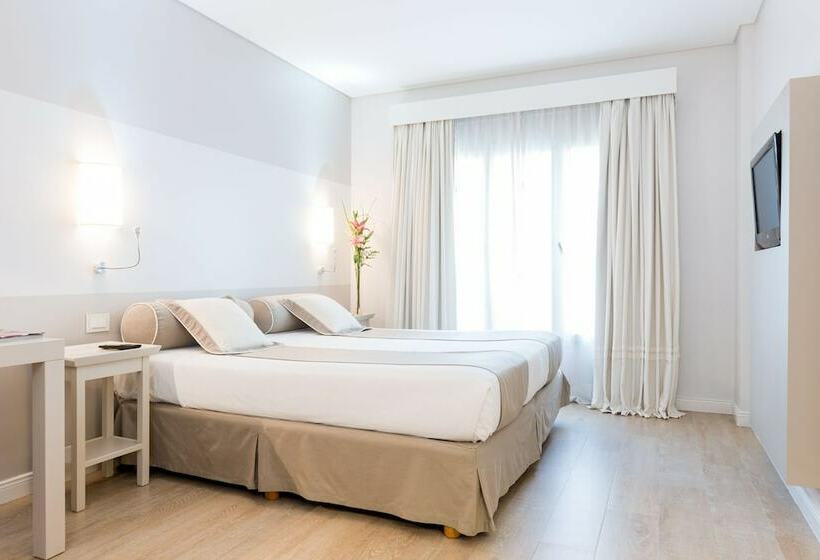 Standard Studio, Loi Suites Recoleta