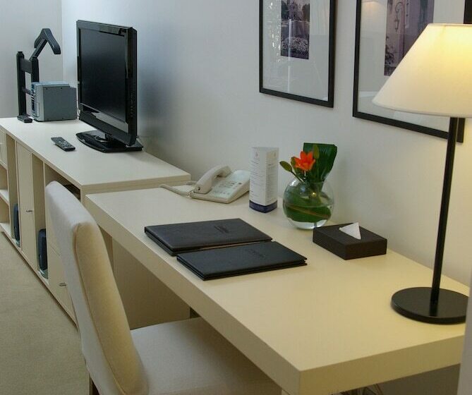 استودیو اجرایی, Loi Suites Recoleta