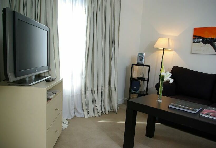 سوییت اجرایی, Loi Suites Recoleta