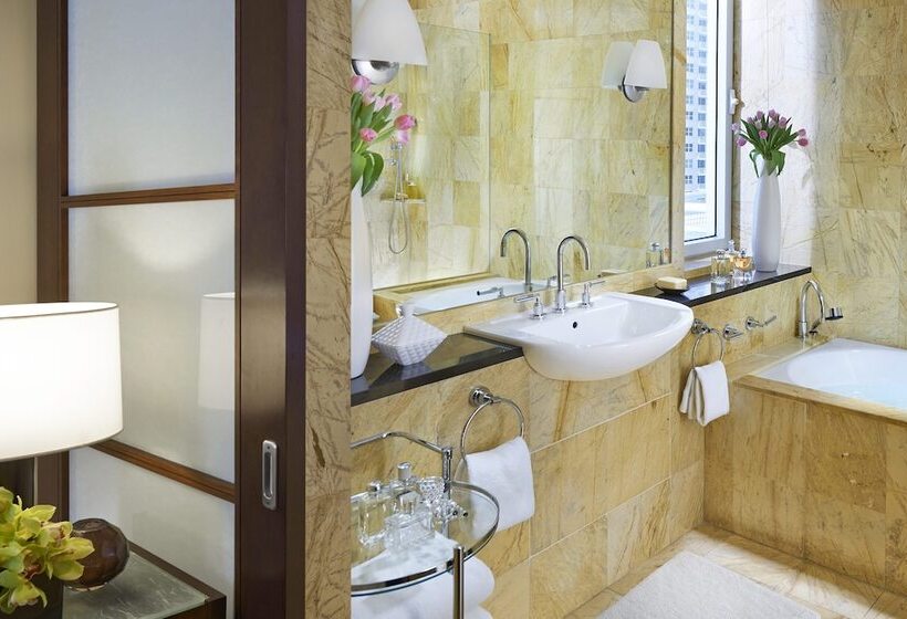 Suite Adapted for people with reduced mobility, Mandarin Oriental Miami