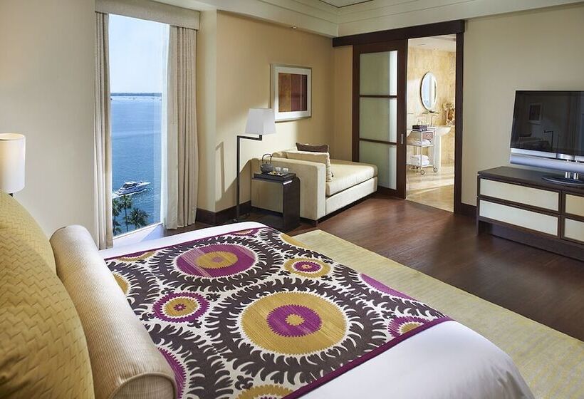 Suite Adapted for people with reduced mobility, Mandarin Oriental Miami