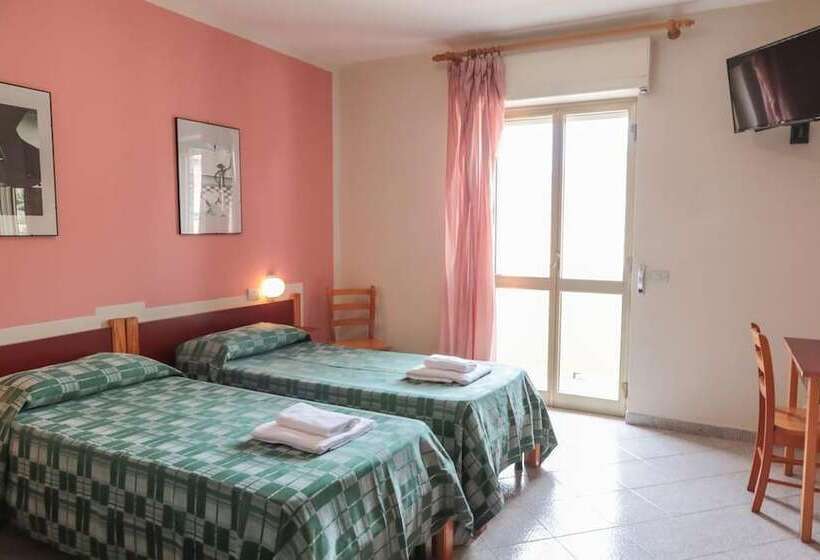 Standard Single Room, Mistral