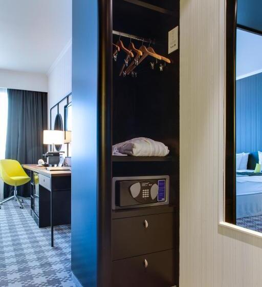 Premium Room, Radisson Blu  Amsterdam Airport