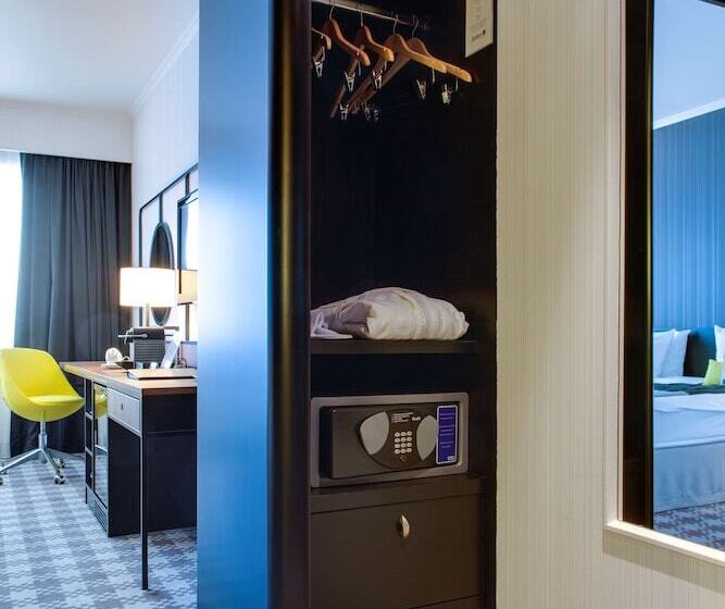 Junior Suite, Radisson Blu  Amsterdam Airport