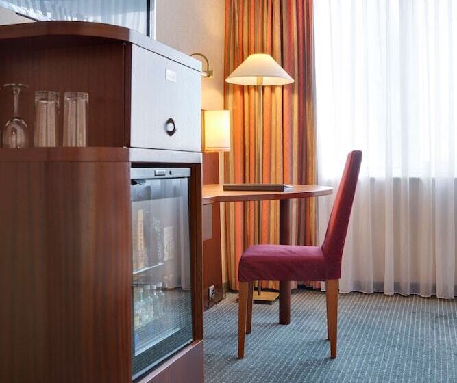 Economy Room, Radisson Blu  Amsterdam Airport