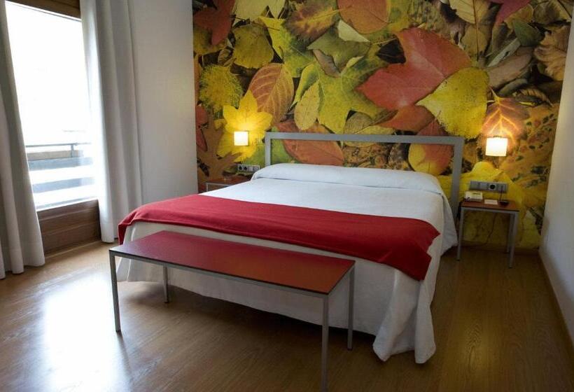 Chambre en Attique, Restaurant Pessets & Spa