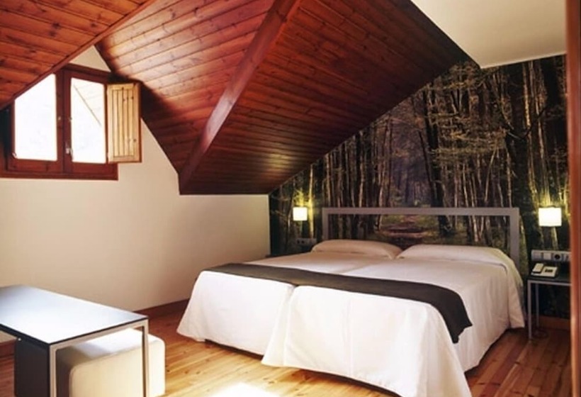 ペントハウスルーム, Restaurant Pessets & SPA