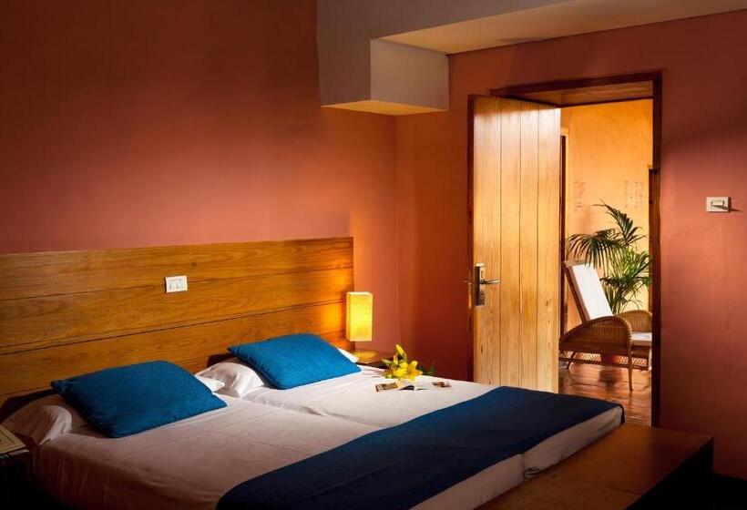 سوییت جونیور, Livvo La Quinta Roja