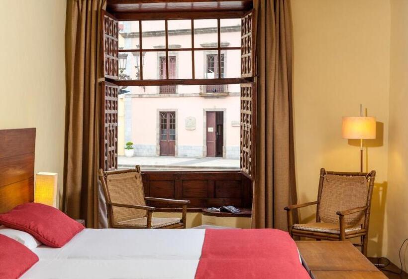 سوییت جونیور, Livvo La Quinta Roja