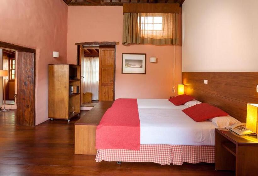 سوییت جونیور, Livvo La Quinta Roja