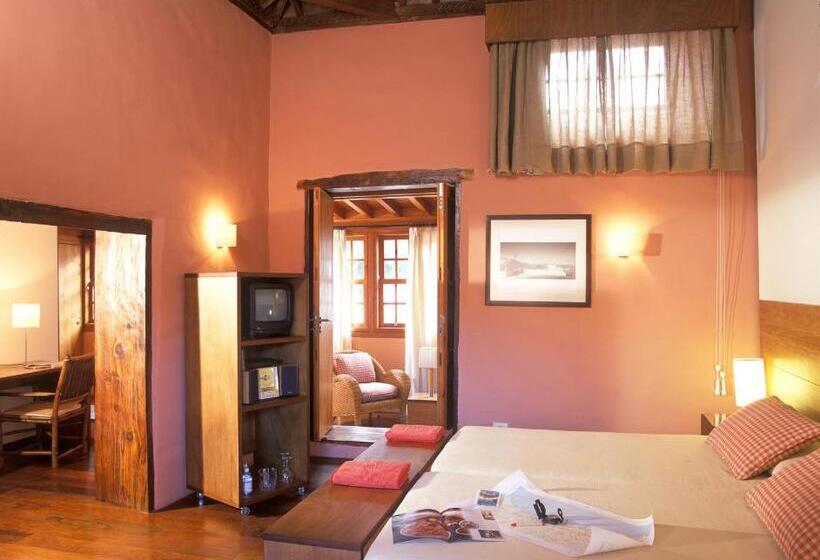 سوییت جونیور, Livvo La Quinta Roja