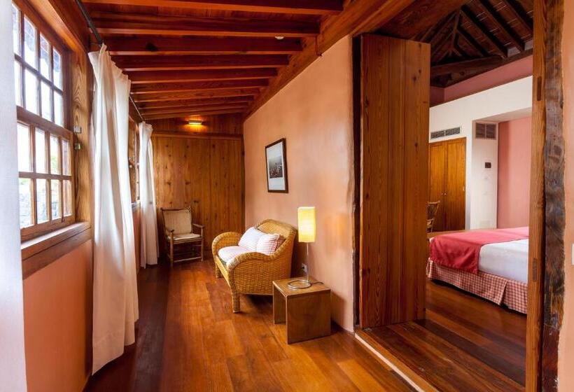سوییت جونیور, Livvo La Quinta Roja