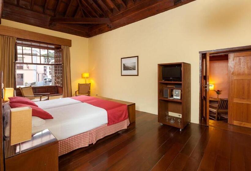 سوییت جونیور, Livvo La Quinta Roja