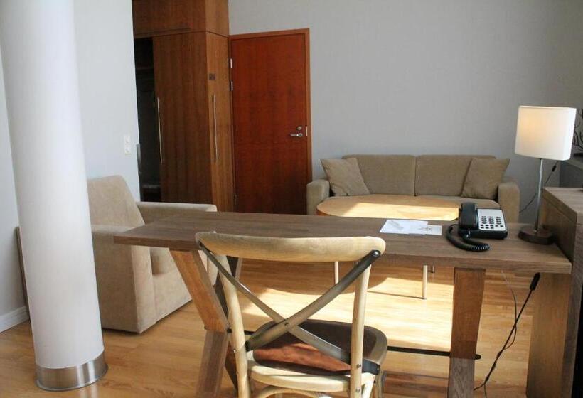 سوییت جونیور, Santa S Hotel Santa Claus