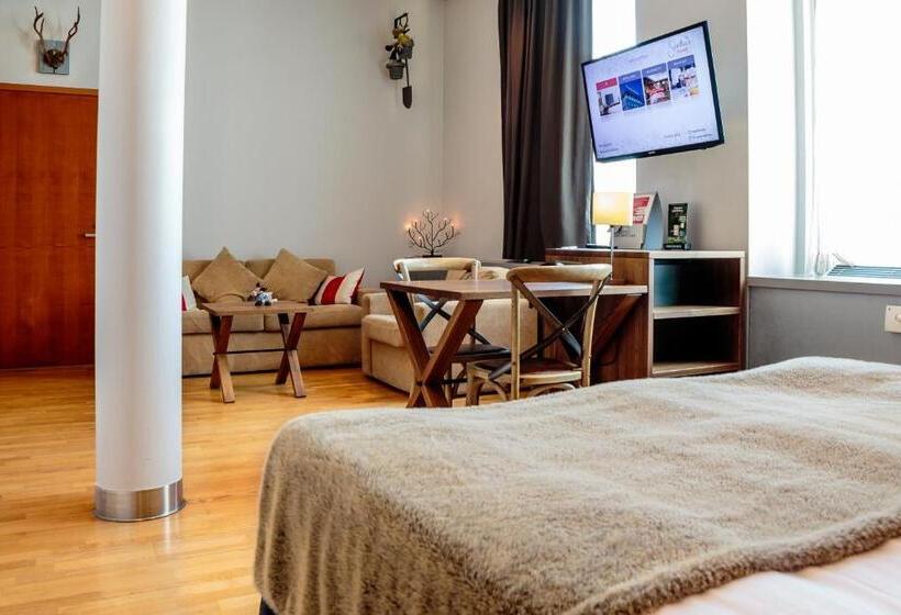سوییت جونیور, Santa S Hotel Santa Claus