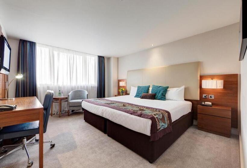 اتاق لوکس با تخت بزرگ, Thistle London Hyde Park Kensington Gardens