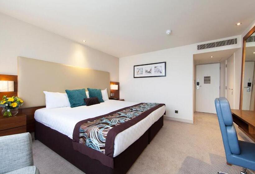 اتاق لوکس با تخت بزرگ, Thistle London Hyde Park Kensington Gardens