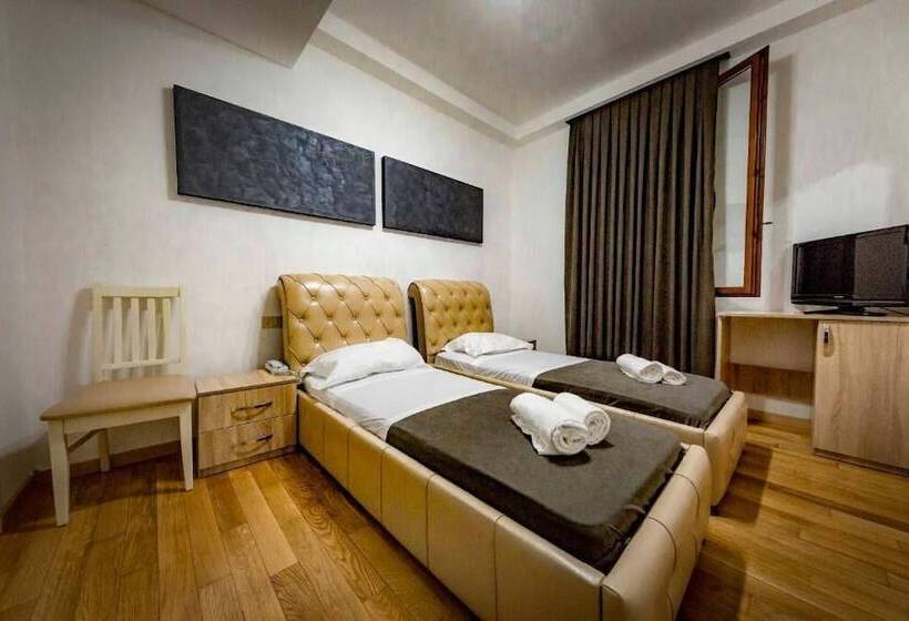اتاق استاندارد یک نفره, Trieste