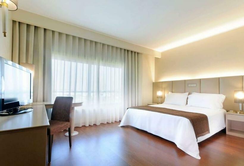 Premium Zimmer Poolblick, Tryp By Wyndham Porto Expo