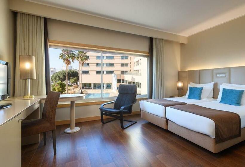 프리미엄 룸 풀장 전망, Tryp By Wyndham Porto Expo