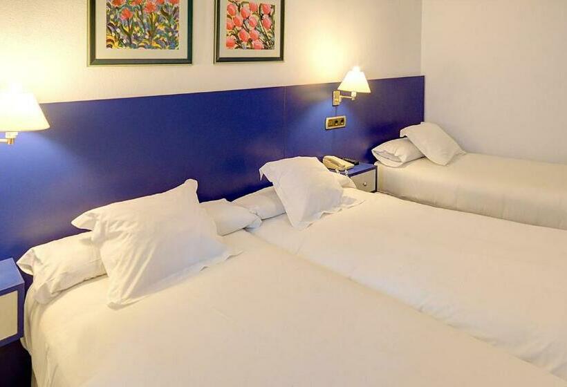 Chambre Triple Classique, Marina Azul