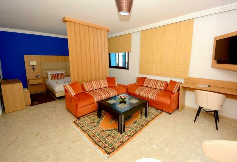 سوییت, Oasis Hotel & Spa